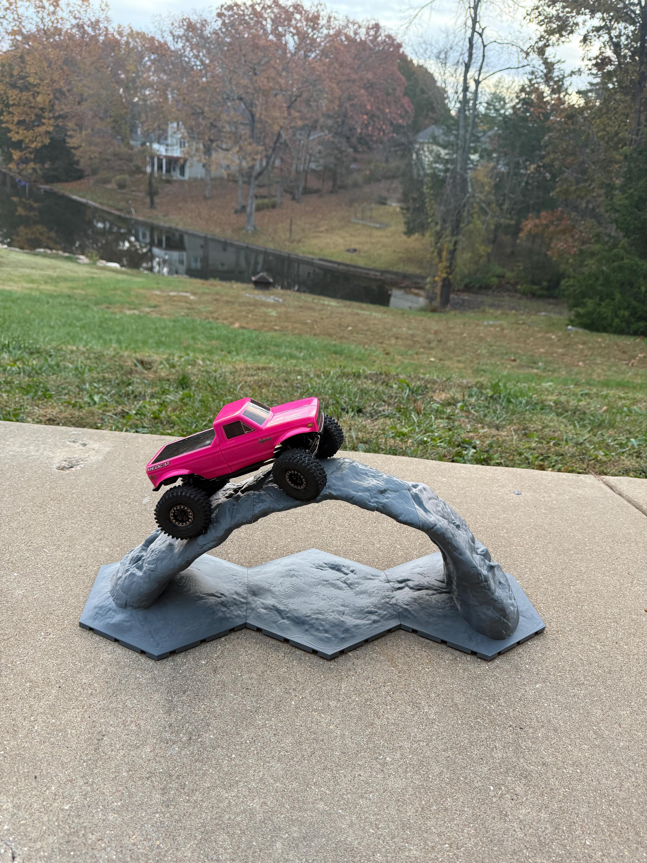 Crawlagon XL Glyn Arch with Grip (1/18–1/32 Scale)