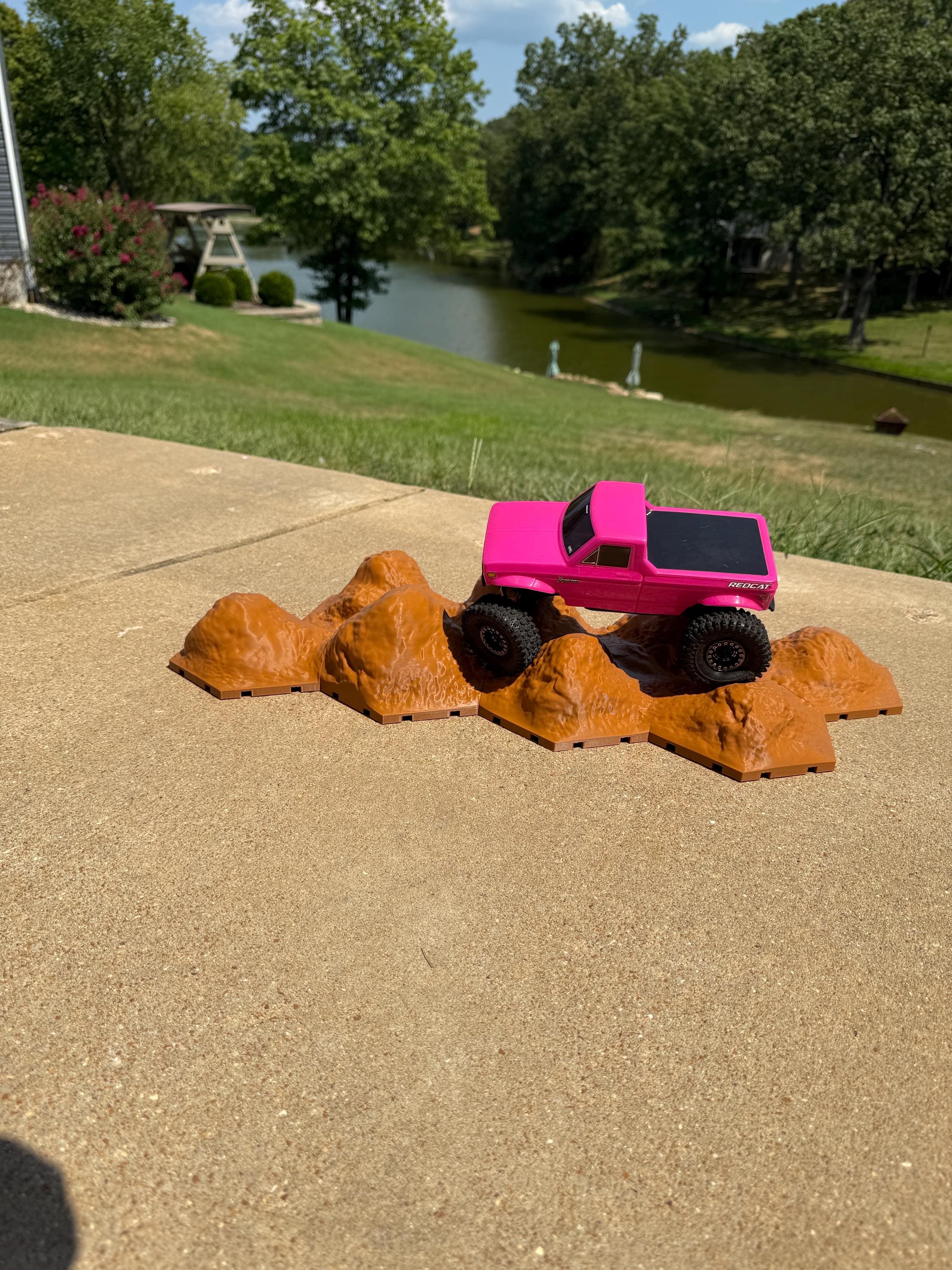 Crawlagon Terrain 12 with Grip (1/18–1/32 Scale)