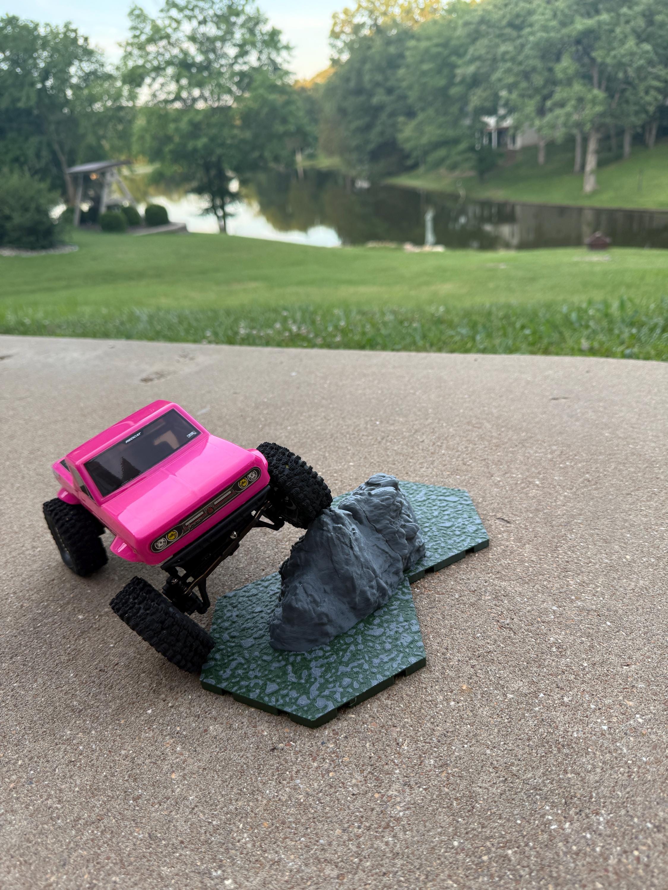 Crawlagon D Rock 2 (1/18–1/32 Scale)