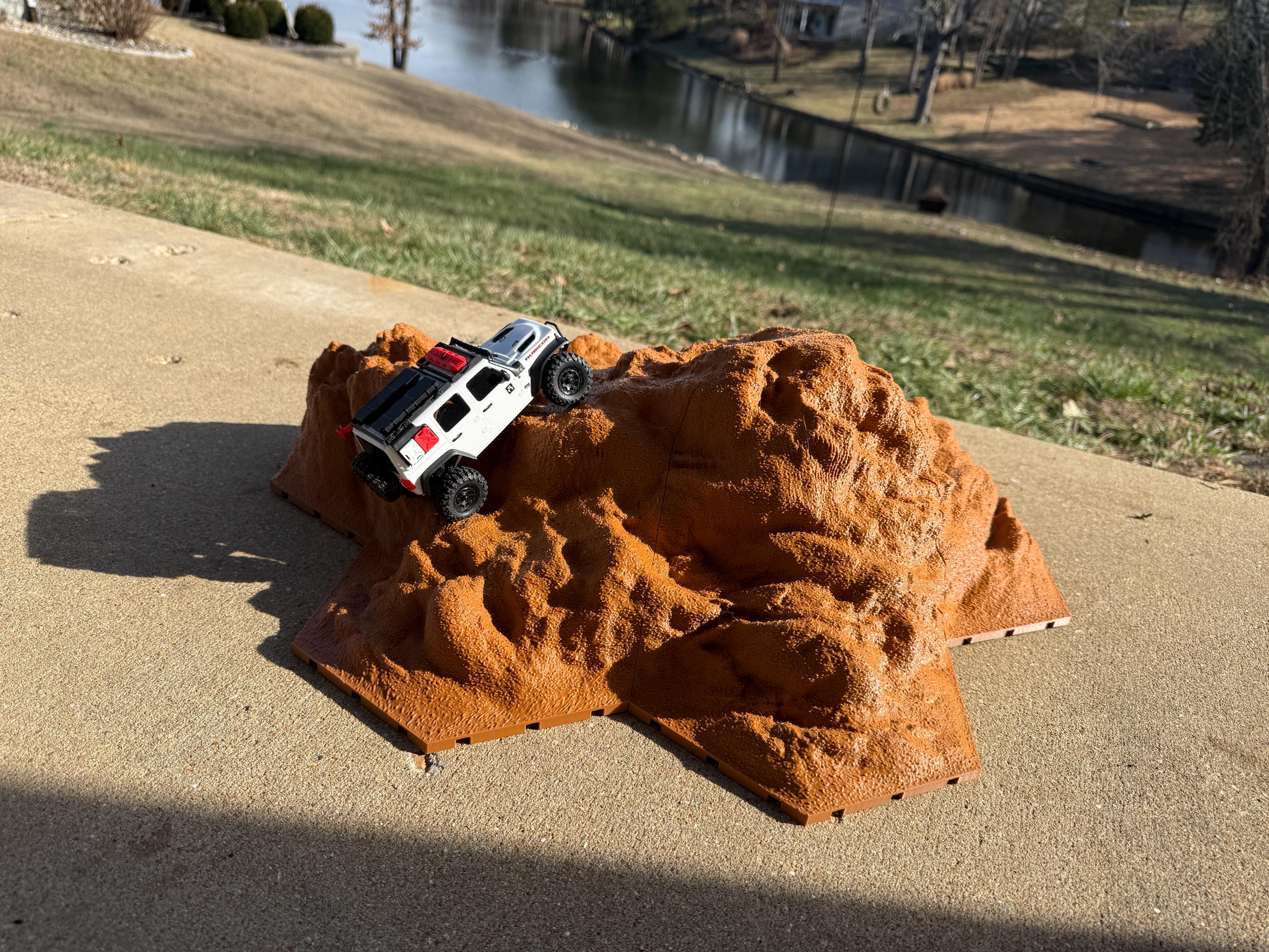 Crawlagon XL Terrain 2G (1/18–1/32 Scale)